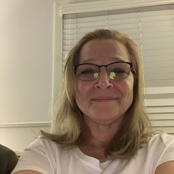 Meet your Posher, Brenda - Picture 1 of 1